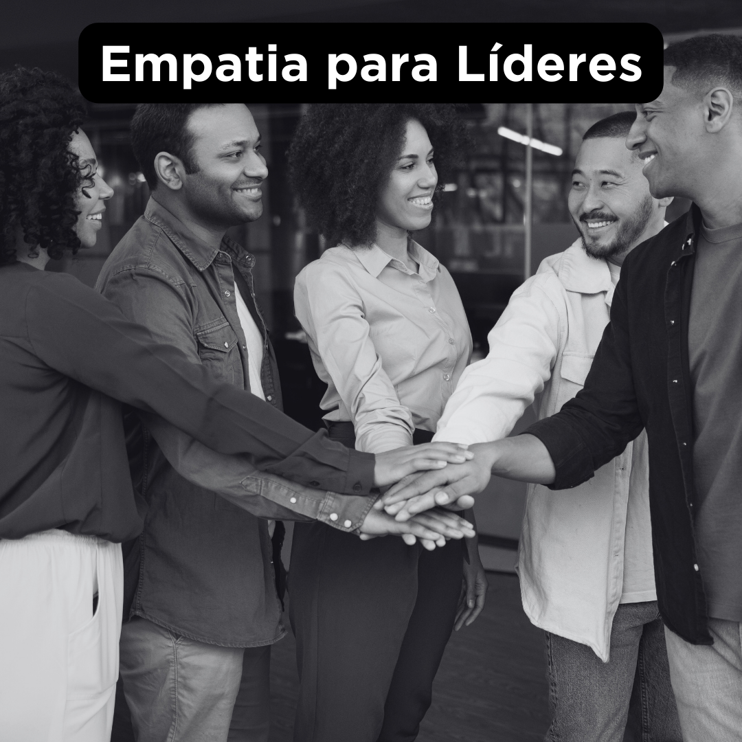 foto em preto e branco de um grupo de cinco pessoas com suas mãos empilhadas umas sobre as outras.